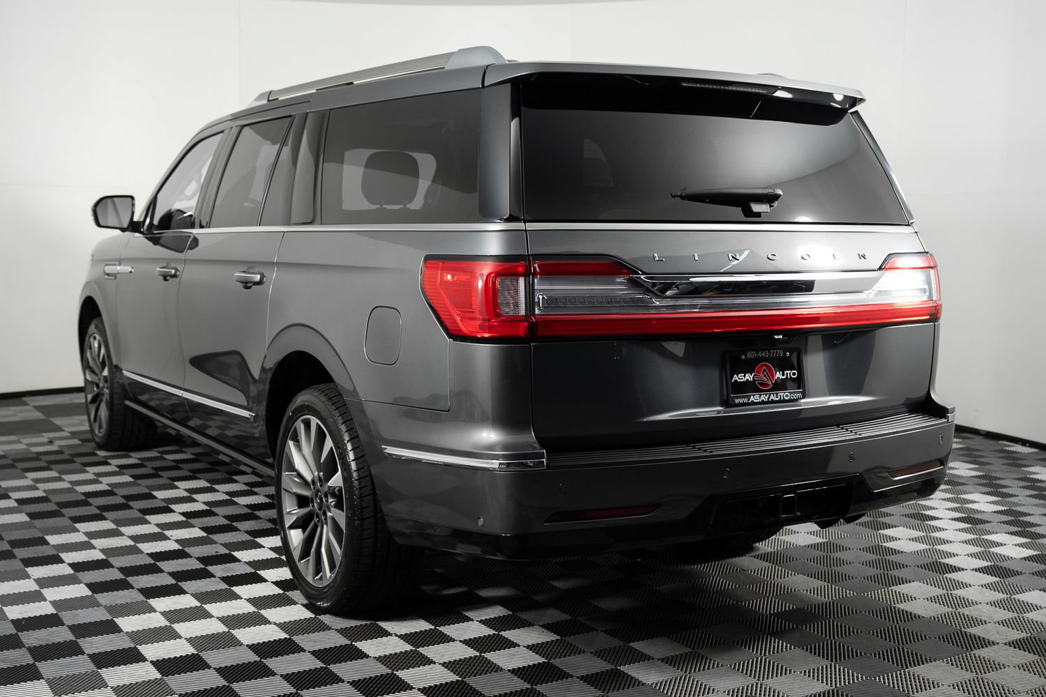 Used 2021 Lincoln Navigator L Reserve AWD/4WD image 4