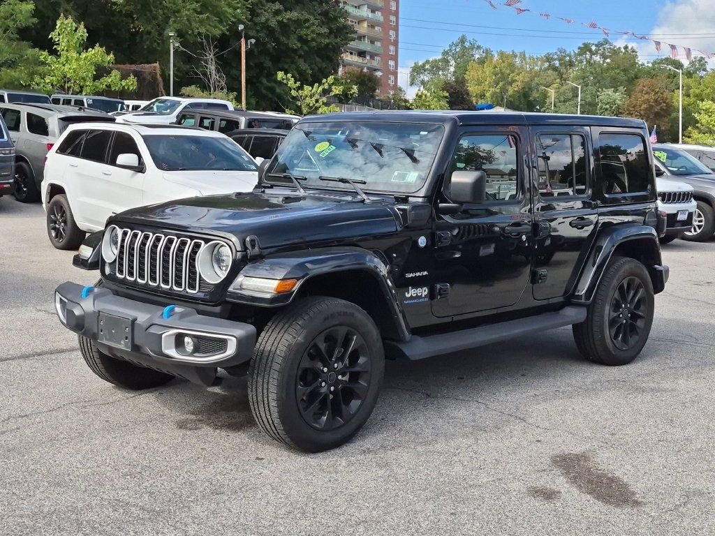 Used 2024 Jeep Wrangler Unlimited Sahara w/ Safety Group AWD/4WD image 1