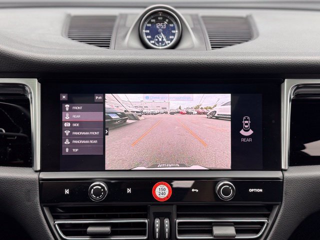Certified 2023 Porsche Macan AWD/4WD image 30