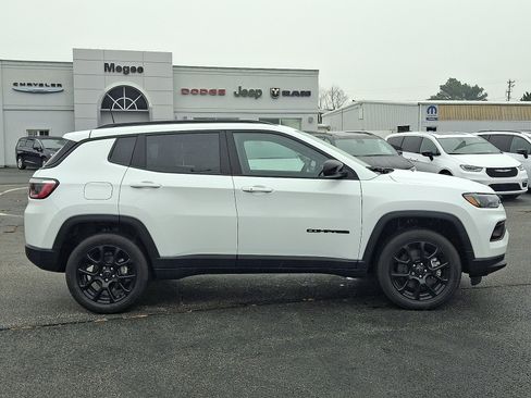 New 2026 Jeep Compass Latitude image 7