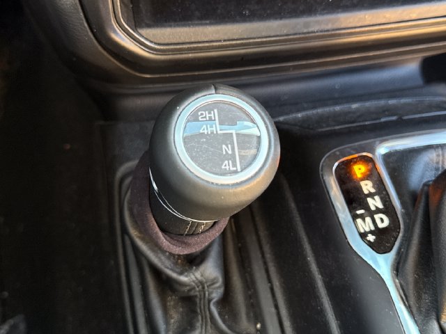 Used 2021 Jeep Wrangler Unlimited Sahara AWD/4WD image 36
