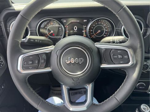 Used 2023 Jeep Gladiator Overland w/ Popular Equipment Package AWD/4WD image 16