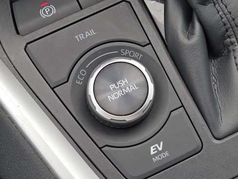 Certified 2025 Toyota RAV4 Limited w/ Advanced Technology Package AWD/4WD image 13