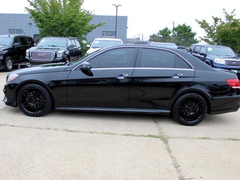 Used 2014 Mercedes-Benz E 350 4MATIC Sedan w/ Premium 1 Package image 3
