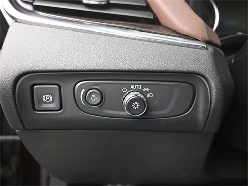 Used 2021 Buick Enclave Avenir w/ Avenir Technology Package image 35