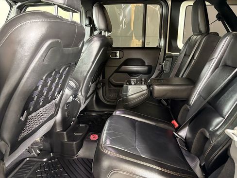 Used 2021 Jeep Wrangler Unlimited Rubicon w/ Trailer Tow Package image 40