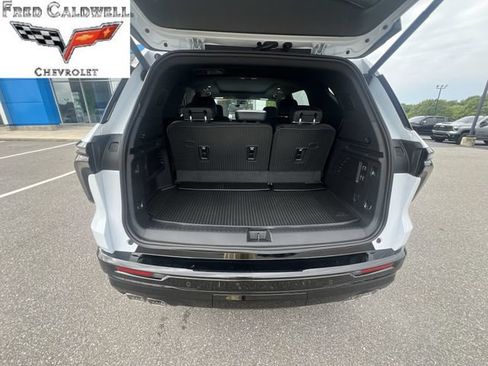 Used 2026 Chevrolet Traverse High Country w/ LPO, Floor Liner Package FWD image 32