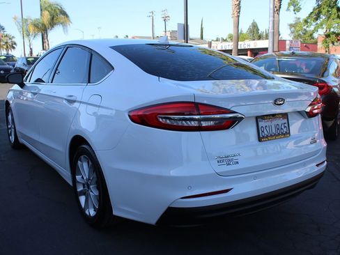 Used 2020 Ford Fusion SE FWD image 5