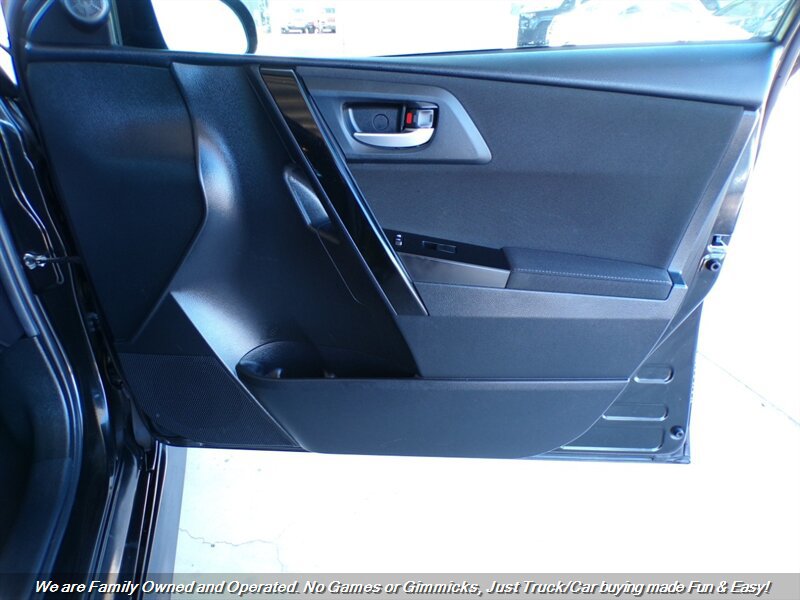Used 2017 Toyota Corolla iM w/ Carpet Mat Package FWD image 28