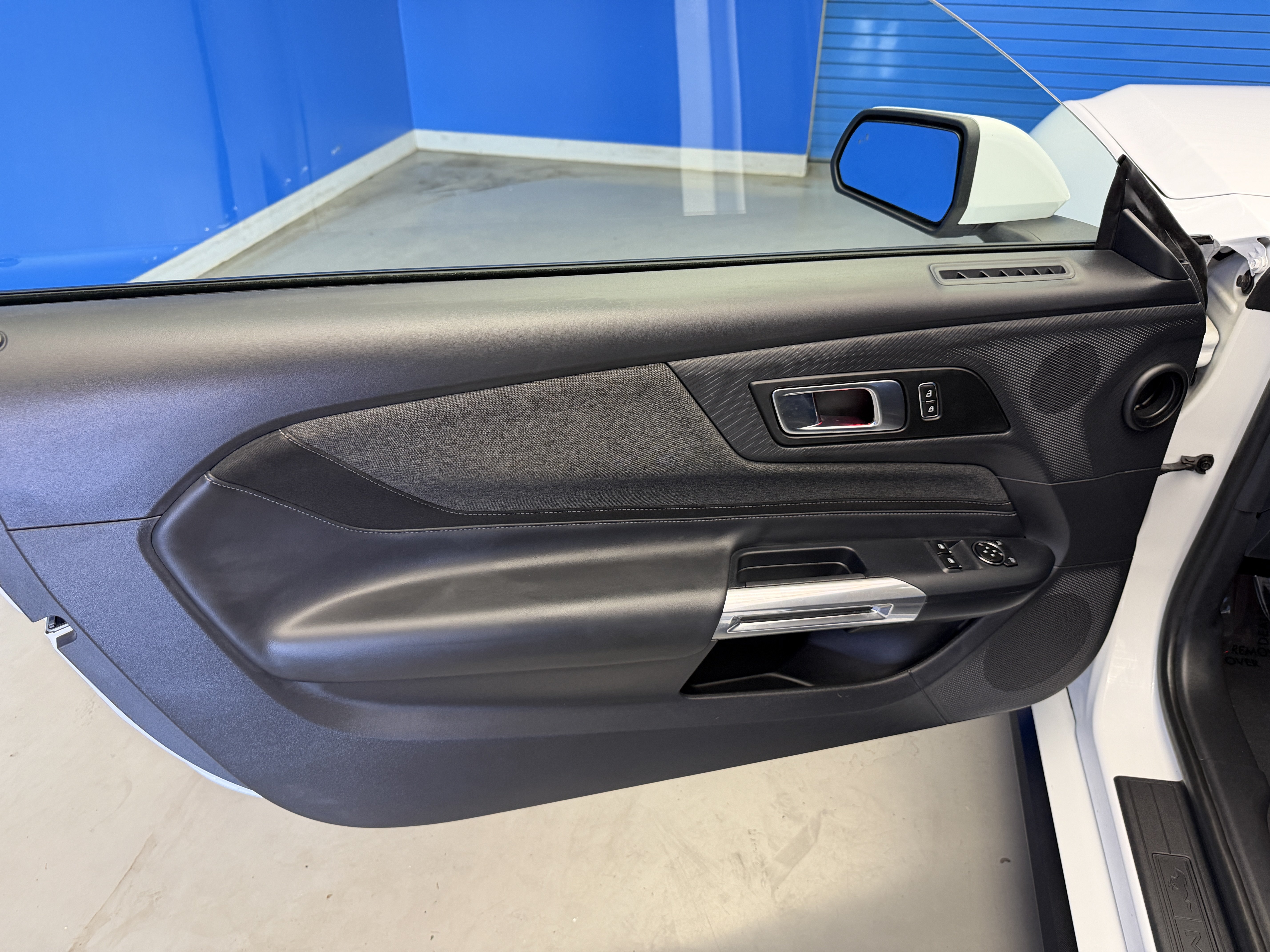 Used 2024 Ford Mustang GT RWD image 9
