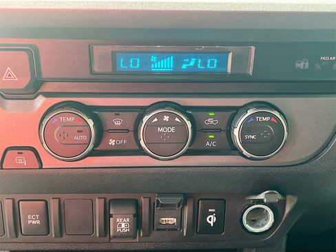 Used 2023 Toyota Tacoma TRD Sport image 15