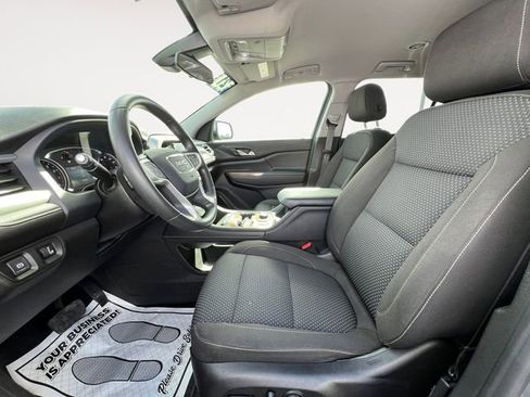 Used 2021 GMC Acadia SLE w/ Driver Convenience Package image 9