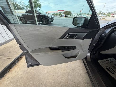 Used 2014 Honda Accord LX image 7
