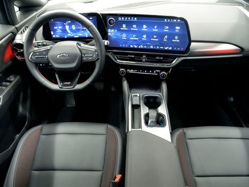 Used 2024 Chevrolet Equinox EV RS image 17