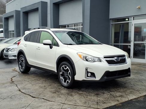 Used 2016 Subaru Crosstrek 2.0i Premium AWD/4WD image 1