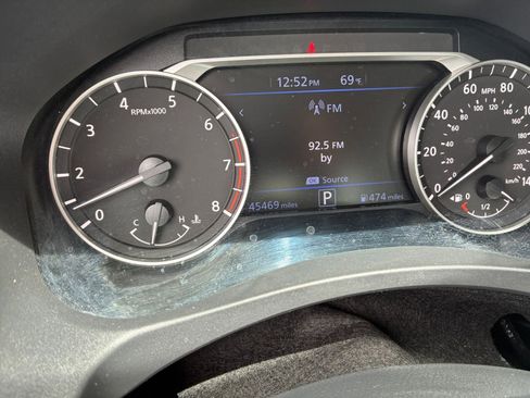 Used 2025 Nissan Altima 2.5 SV image 40