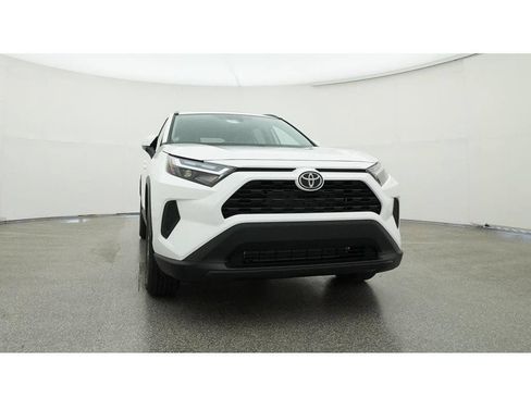 Used 2022 Toyota RAV4 XLE w/ Convenience Package FWD image 36