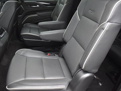 Used 2023 Cadillac Escalade ESV Sport w/ LPO, ONYX Package AWD/4WD image 29