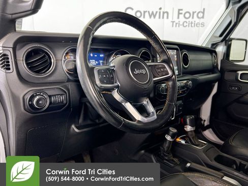Used 2021 Jeep Wrangler Unlimited Sahara AWD/4WD image 3