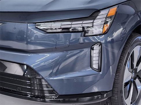 New 2025 Volvo EX90 Plus image 11