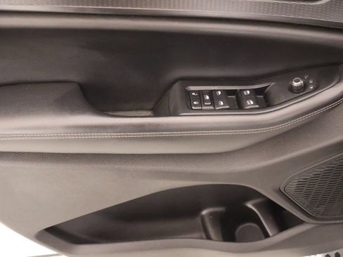 Used 2023 Jeep Grand Cherokee Altitude RWD image 16