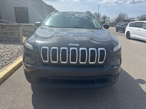 Used 2016 Jeep Cherokee Sport AWD/4WD image 9