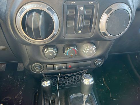 Used 2015 Jeep Wrangler Unlimited Sport w/ Quick Order Package 24S image 31