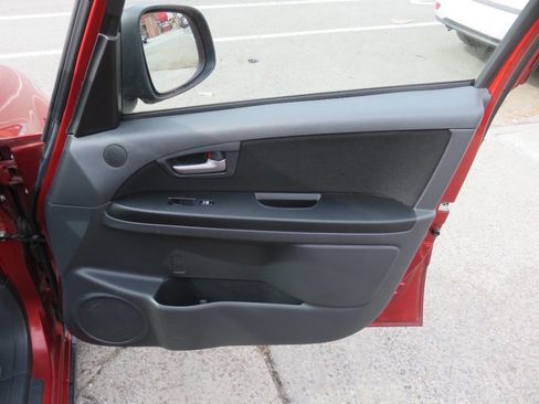 Used 2008 Suzuki SX4 AWD Hatchback w/ Touring Pkg image 25