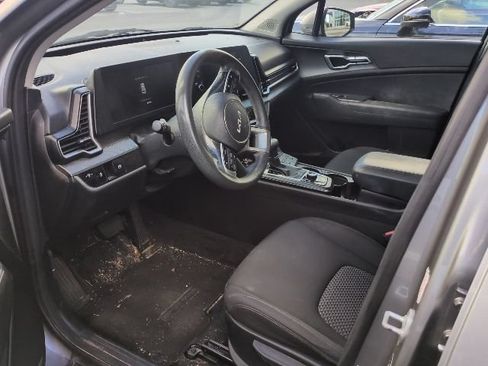 Used 2023 Kia Sportage LX FWD image 6