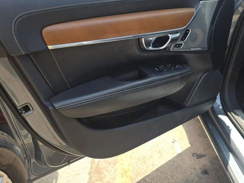 Used 2017 Volvo S90 T6 Inscription w/ Vision Package AWD/4WD image 4