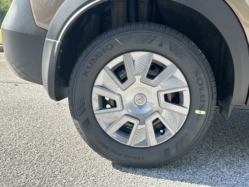 New 2026 Nissan Kicks S image 17