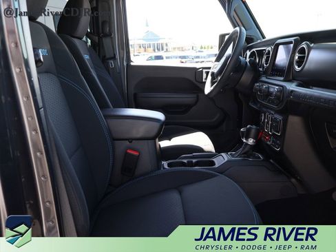 Used 2023 Jeep Wrangler Unlimited Rubicon 4xe AWD/4WD image 9