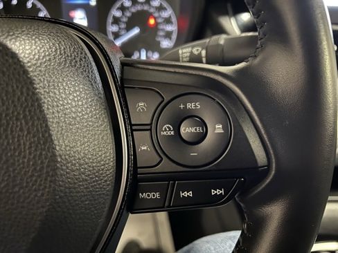 Used 2024 Toyota Corolla SE image 31