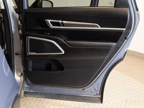 Used 2020 Kia Telluride S AWD/4WD image 32