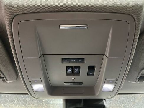 Used 2018 Chevrolet Silverado 2500 High Country w/ Duramax Plus Package image 15