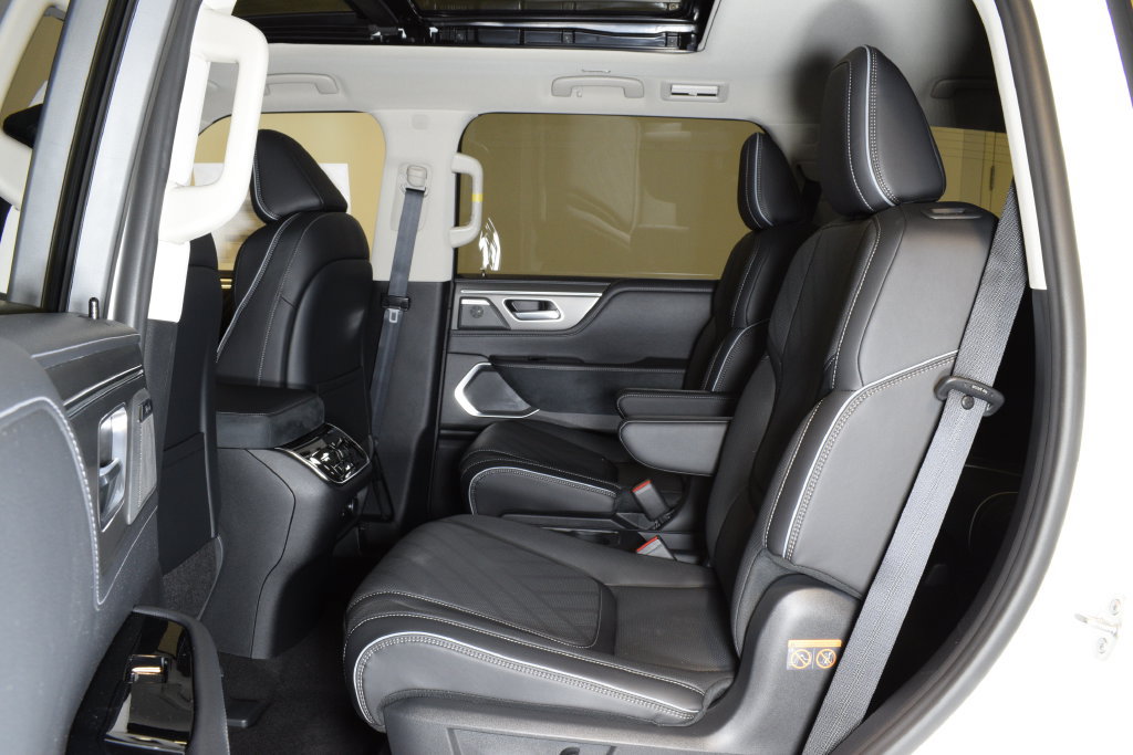 New 2027 INFINITI QX80 Luxe w/ Cargo Package AWD/4WD image 29