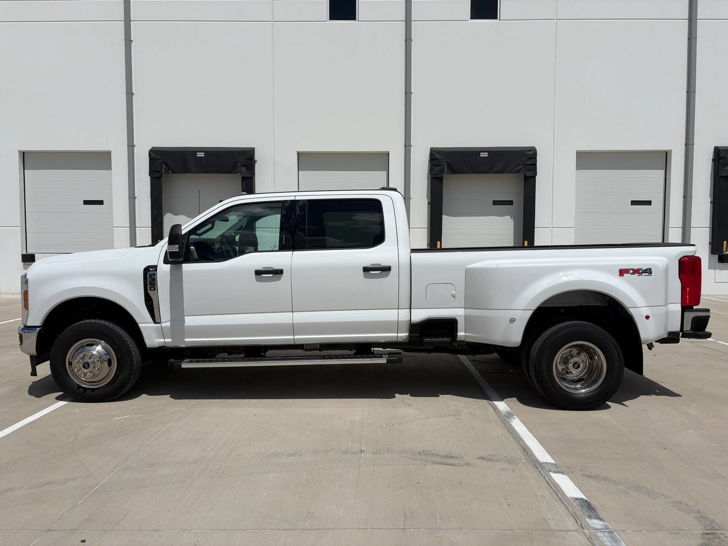 Used 2024 Ford F350 XLT AWD/4WD image 5