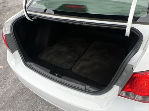 Used 2016 Chevrolet Cruze LT w/ Technology Package image 24