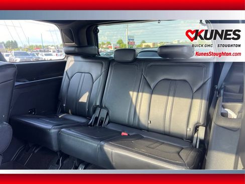 Used 2019 Ford Expedition Limited w/ Equipment Group 301A AWD/4WD image 38