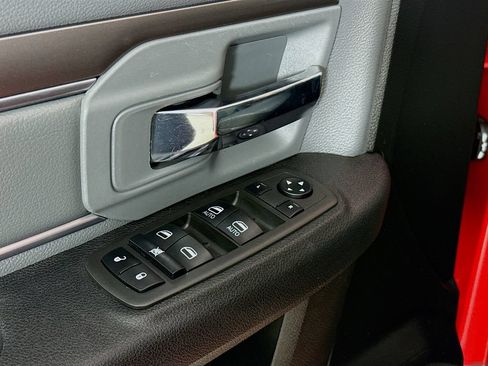 Used 2021 RAM 1500 Classic SLT AWD/4WD image 20