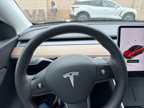 Used 2021 Tesla Model Y Long Range image 26