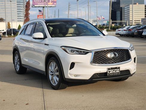 Used 2019 INFINITI QX50 Essential w/ Premium Heat Package image 3