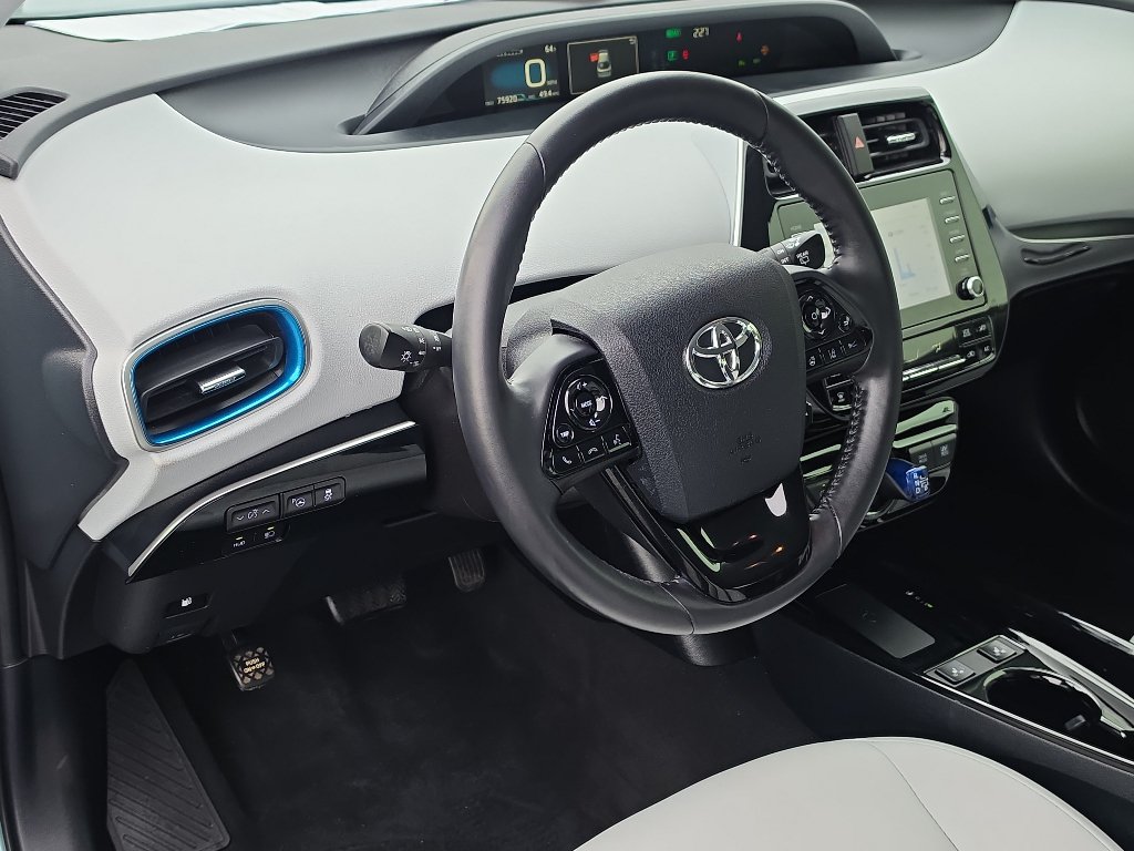 Used 2020 Toyota Prius XLE w/ Advanced Technology Package AWD/4WD image 14