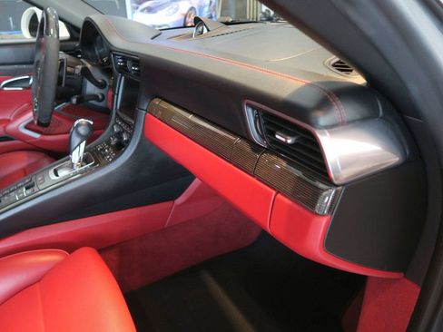 Used 2015 Porsche 911 Turbo S image 31