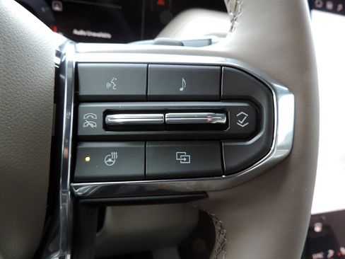 New 2026 GMC Yukon Denali w/ Sun & Power Step Package image 32