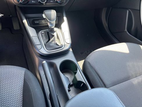 Used 2025 Kia Soul LX w/ LX Technology Package FWD image 35