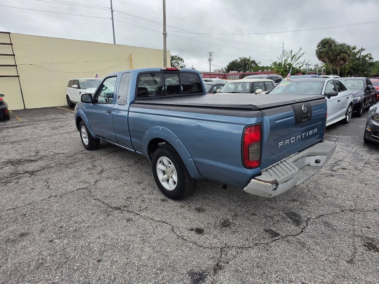 Used 2004 Nissan Frontier XE w/ (VTP) Value Truck Pkg RWD image 5