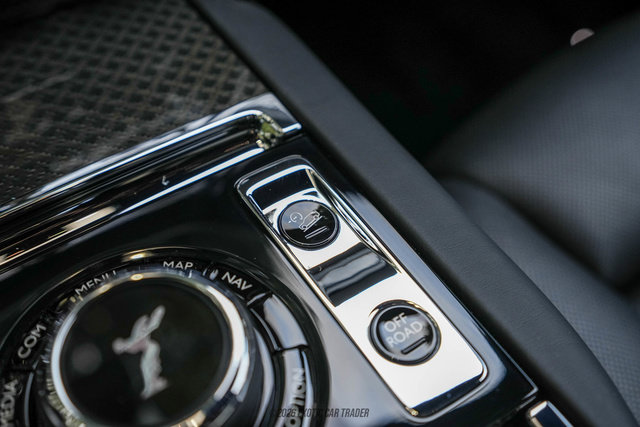 Used 2021 Rolls-Royce Cullinan Black Badge AWD/4WD image 33