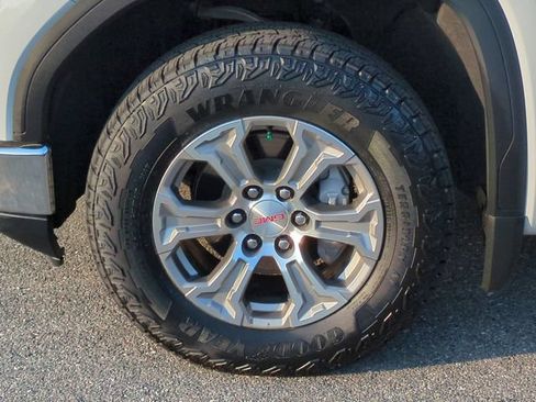 Used 2025 GMC Sierra 1500 SLT RWD image 11