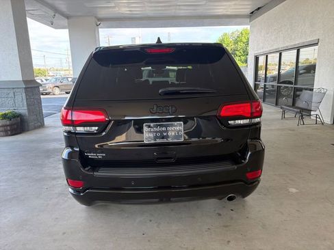 Used 2020 Jeep Grand Cherokee Altitude AWD/4WD image 28